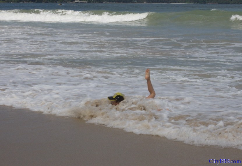 2012泰国清迈-曼谷-华欣-甲米-普吉-华欣-清迈3500公里自驾游之普吉Phuket芭东Patong海滩 ... ... ... ... . ... 2012泰国清迈-曼谷-华欣-甲米-普吉-华欣-清迈3500公里自驾游之普吉Phuket芭东Patong海滩 ... ... ... ... . ...